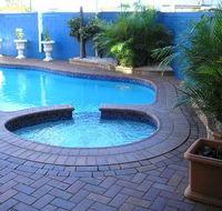 Centrepoint Motor Inn - Holiday Cairns