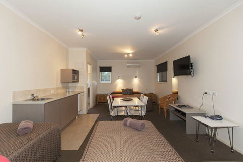 Chalambar Motel - Holiday Cairns 3