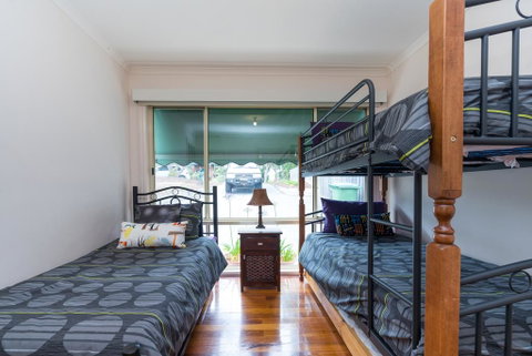 Chalet Of Rye - Holiday Cairns 3