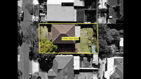 Charming Home In Sydney - Holiday Cairns 3