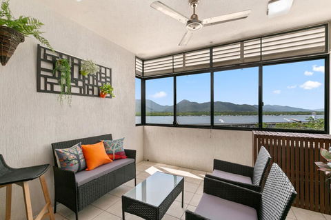 Chic City Apartment With Waterfront Views - Holiday Cairns 0