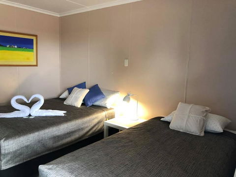 Childers Budget Accommodation - Holiday Cairns 0
