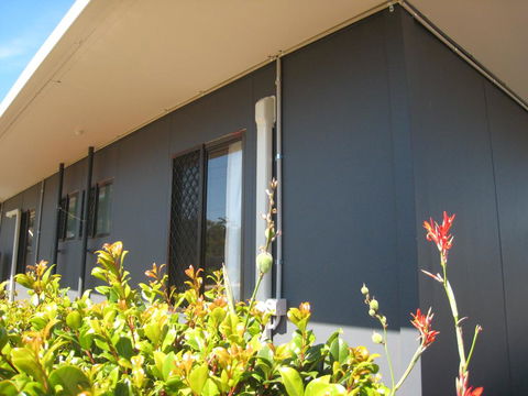 Childers Budget Accommodation - Holiday Cairns 1