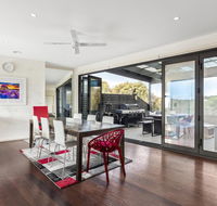 Chilled Chart Hills with Spa Pool Table and Wifi - Holiday Cairns