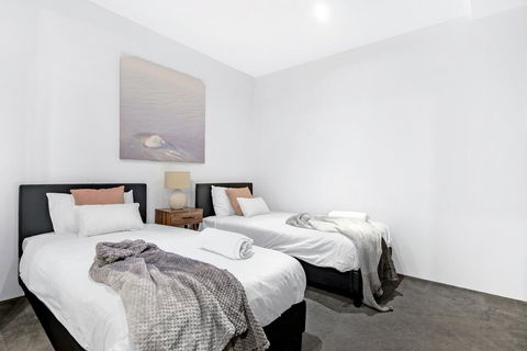Circle Private Residences - Holiday Cairns 1