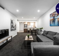 CITY APARTMENT and FREE CITY TOUR BUS NEARBY - Holiday Cairns