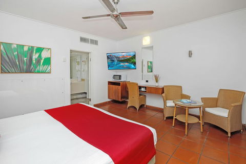 City Centre Accommodation - Holiday Cairns 2