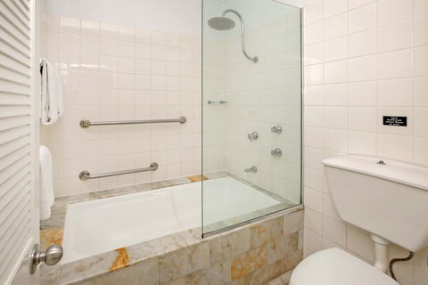 City Centre Accommodation - Holiday Cairns 3