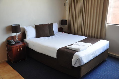 City Park Hotel - Holiday Cairns 1