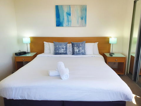 City Sunsets & South Bank , CBD, Views, Pool, Netflix - Holiday Cairns 2