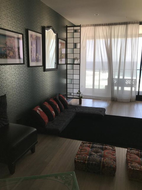 City/Beach New Apartment - Holiday Cairns 1