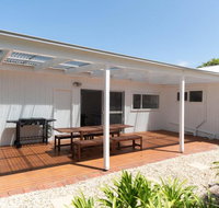 Classic Beach House in Rye - Holiday Cairns