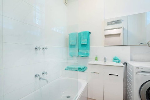 Close St Kilda Commercial Hub And Melbourne Centre - Holiday Cairns 3