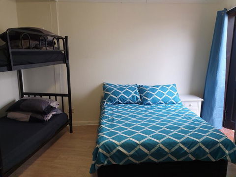 Clover Free Car Parking Hostel - Holiday Cairns 2