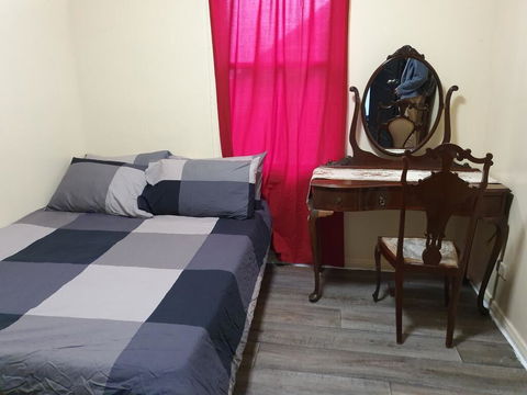 Clover Free Car Parking Hostel - Holiday Cairns 1