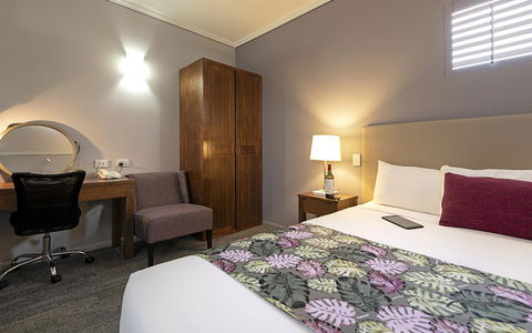 Coachmans Inn Warwick - Holiday Cairns 3