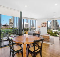 Coastal Apartment with Balcony Parking and Pool - Holiday Cairns