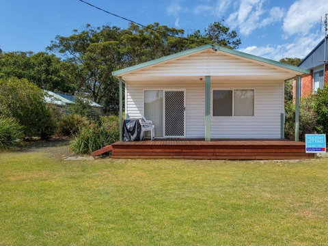 Coastal Cottage - Holiday Cairns 0
