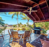 Coconut Grove Holiday House - Holiday Cairns