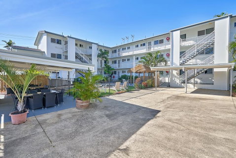 Cocos Holiday Apartments - Holiday Cairns 3