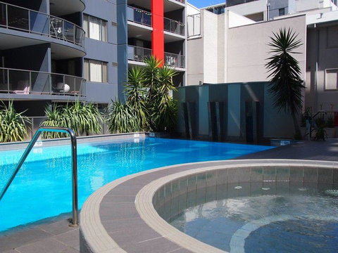 Code Apartment - Holiday Cairns 1