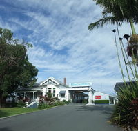 Colonial Court Motor Inn - Holiday Cairns