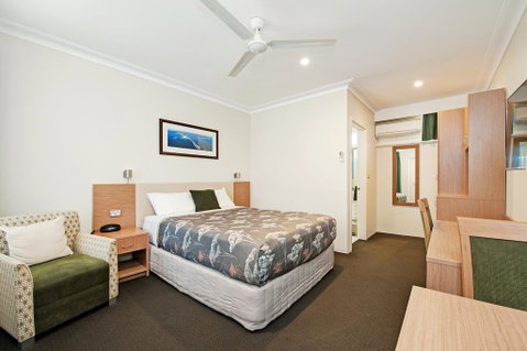 Colonial Terrace Motor Inn - Holiday Cairns 3