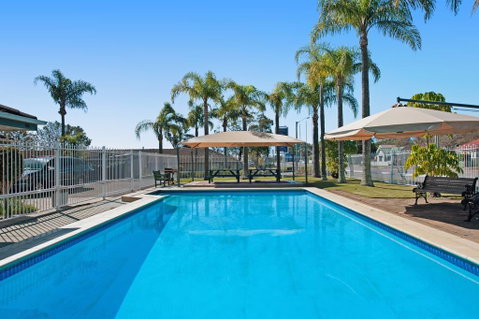 Colonial Terrace Motor Inn - Holiday Cairns 1