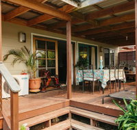 Comfortable Outdoor Entertaining Lake Walks - Holiday Cairns