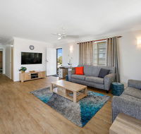 Comfy  Cosy Upstairs - Holiday Cairns