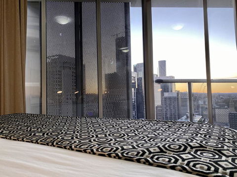 Comfy CBD Home In The Heart Of The City - Holiday Cairns 3