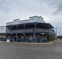 Commercial Hotel Curlewis - Holiday Cairns