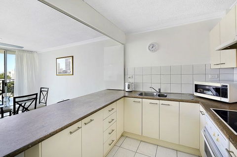 Condor Ocean View Apartments Surfers Paradise - Holiday Cairns 3