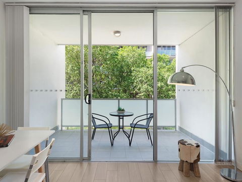 Convenient Apartment Close To Airport And City - Holiday Cairns 1