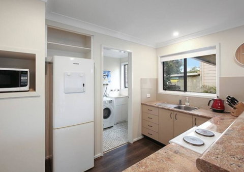 Convenient Location, Close To Tuggerah Lake - Holiday Cairns 2