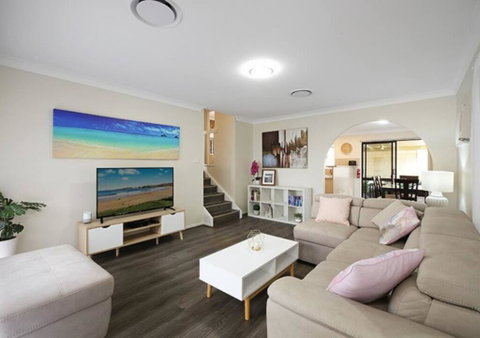 Convenient Location, Close To Tuggerah Lake - Holiday Cairns 0