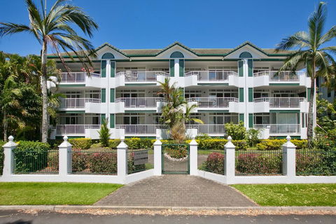 Costa Royale Trinity Beach - Holiday Cairns 0