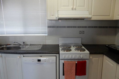 Cosy Apartment Close To Shops & Beach - Holiday Cairns 3