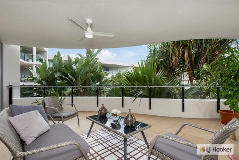 COTTON BEACH 85 - PRIVATE Mid Floor APARTMENT - Holiday Cairns 1