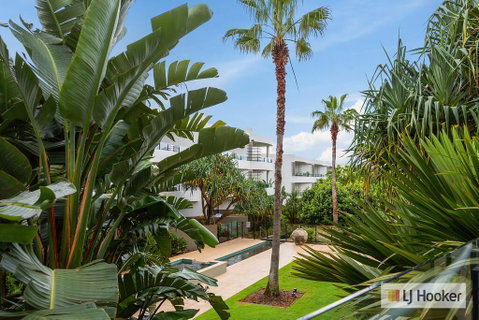 COTTON BEACH 85 - PRIVATE Mid Floor APARTMENT - Holiday Cairns 3