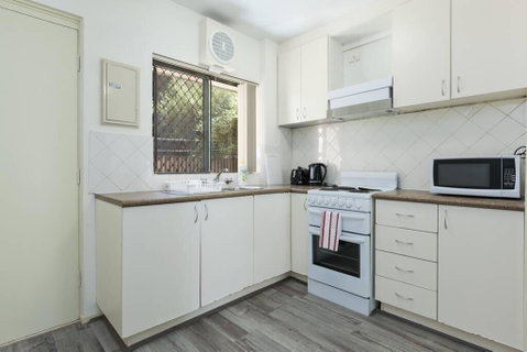 Cozy & Perfect Location Next To Perth Zoo - Holiday Cairns 1