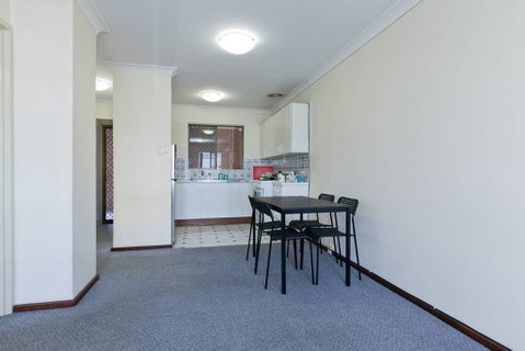 Cozy South Perth Unit Next To Perth Zoo - Holiday Cairns 1