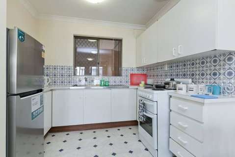 Cozy South Perth Unit Next To Perth Zoo - Holiday Cairns 2