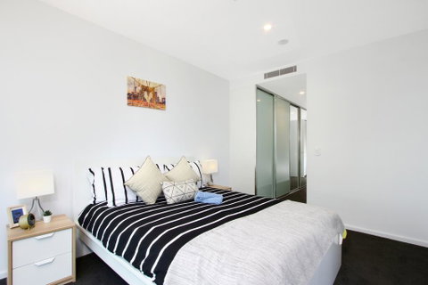 Cozy, Homely Apartment CBR Central - Holiday Cairns 2