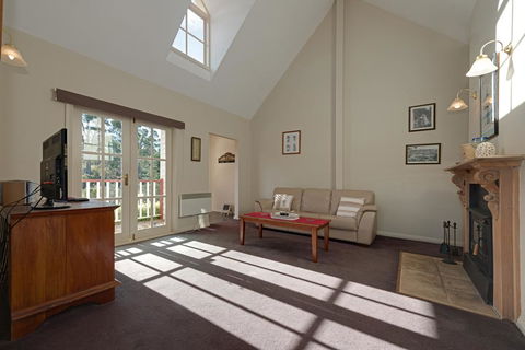Crabtree Riverfront Cottages - Holiday Cairns 2