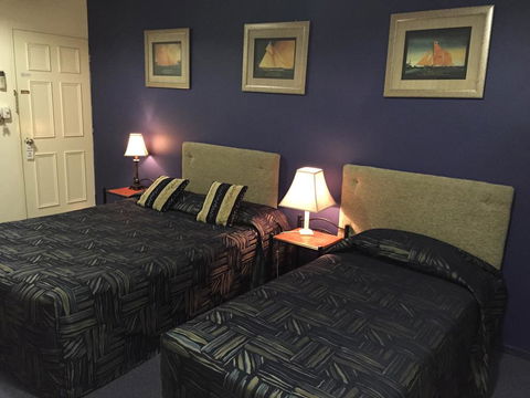 Criterion Motel Rockhampton - Holiday Cairns 1