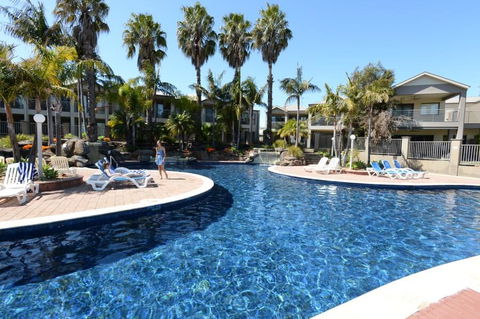 Cypress Drive Apartment - Holiday Cairns 1