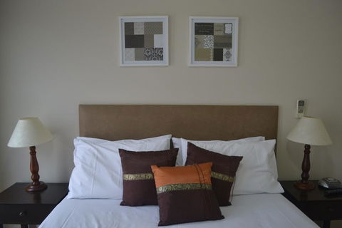 Cypress Waterview Spa Apartment - 37B - Holiday Cairns 2