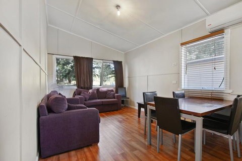 Dargo River Inn - Holiday Cairns 2