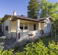 Darling House Castlemaine - Holiday Cairns
